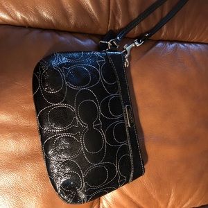 Coach patent leather wristlet - black w/ stitching